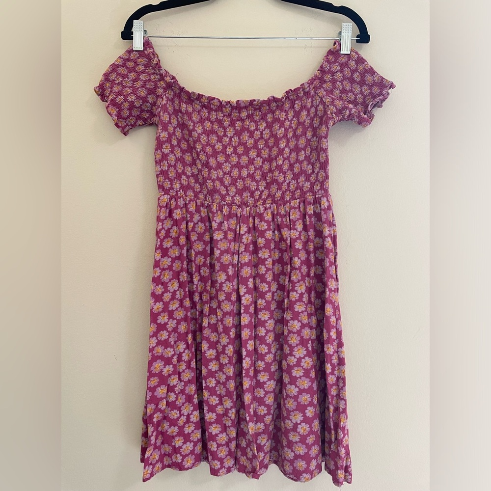 Rewind‎ Off the Shoulder Smocked Mini Floral Dress - S
